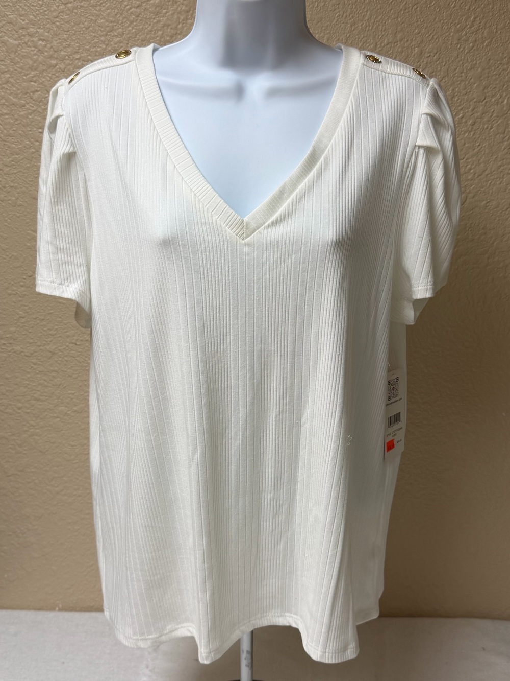 4/$20 89th & Madison Cream V-Neck Short Sleeve Top with Shoulder Buttons